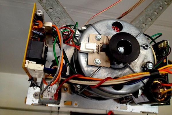 Genie Garage Door Opener Buzzes But Won'T Open