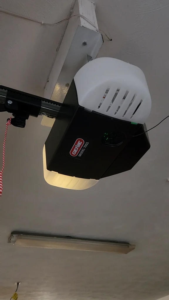 Genie Garage Door Opener Not Ging Down Light Flashing